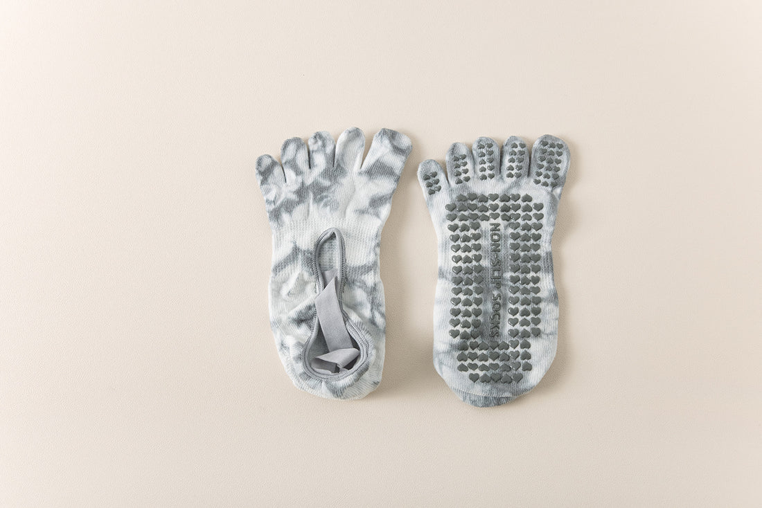 2 Pairs Grey Tie-Dye Non-Slip Yoga Socks for Women - Five-Toe Cotton Blend Socks for Pilates and Indoor Sports